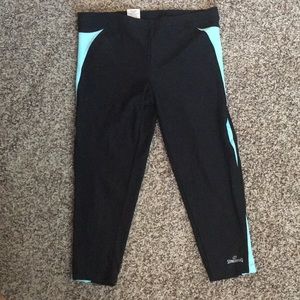 Spaulding women’s athletic Capri, size M
